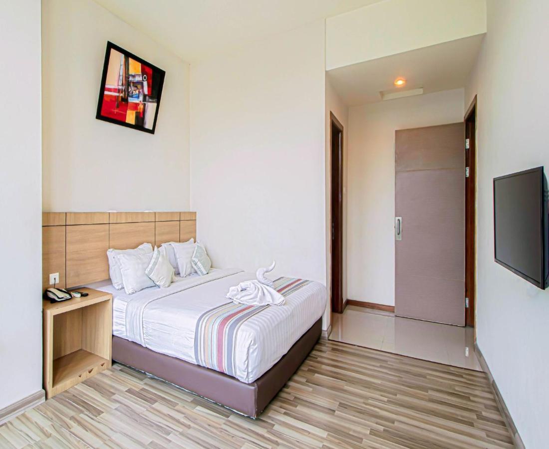 Putra Mulia Hotel 3*